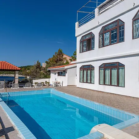 183e Апартаменты